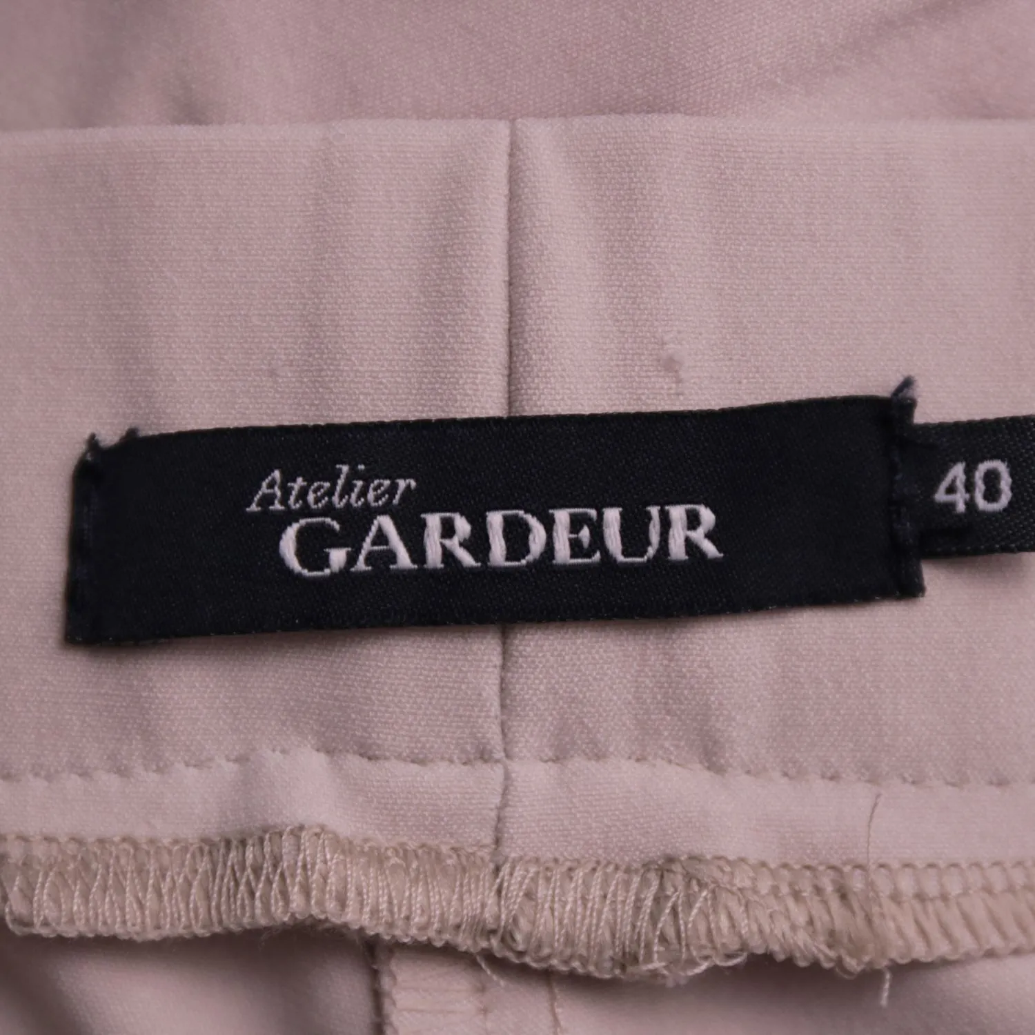 Бежевые брюки Atelier GARDEUR с карманами на молнии, размер 48 (L)