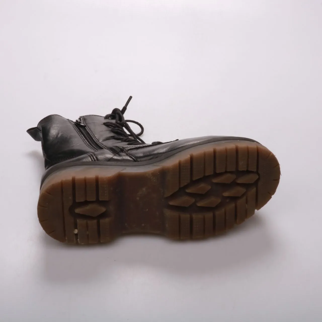 ботинки не указано